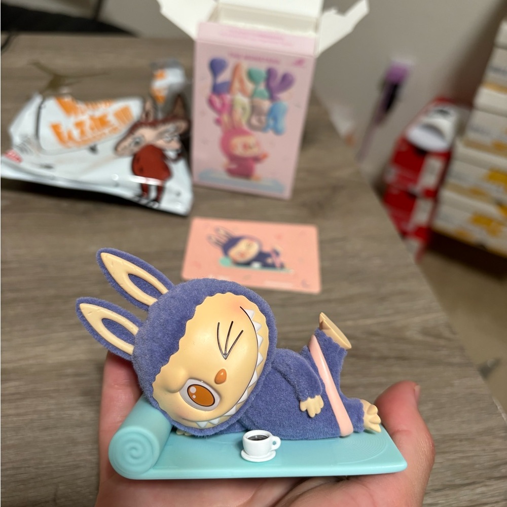 Lazy Yoga Labubu Figurine - Americano